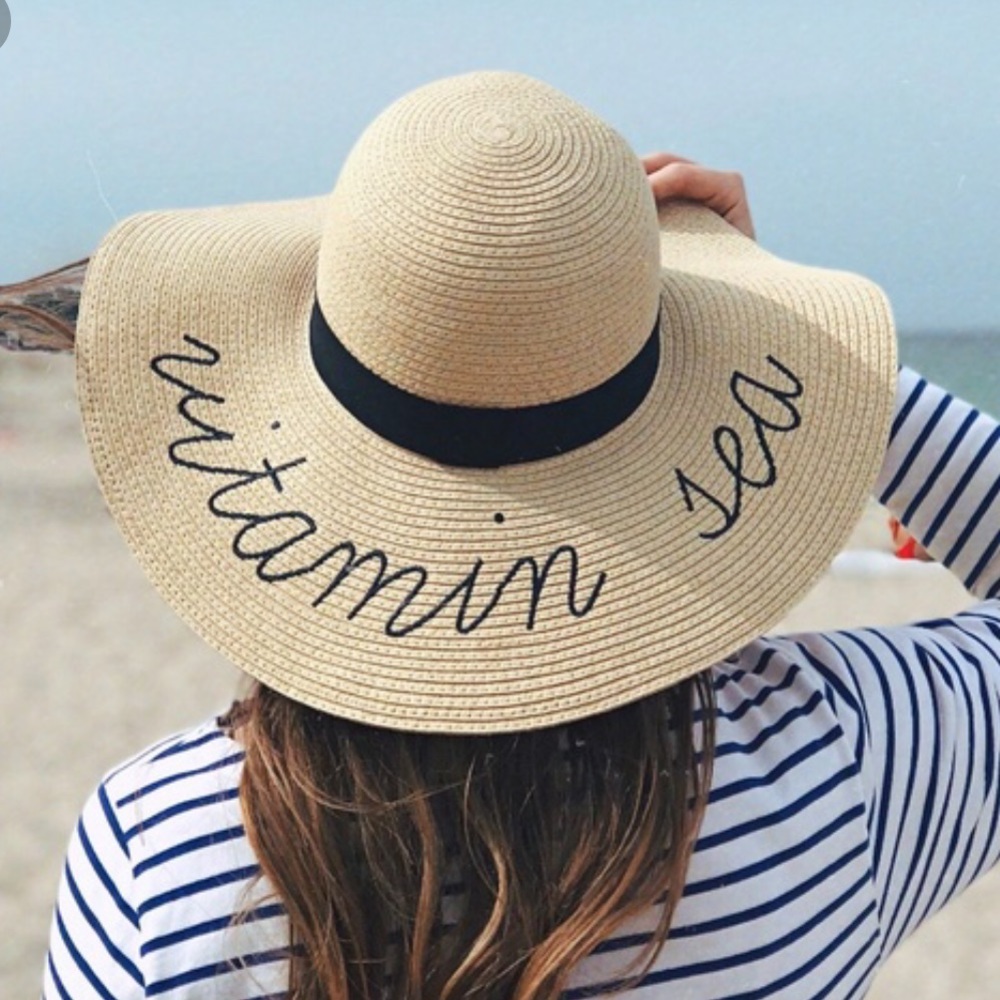 Straw floppy hat 👒🏝Vitamin C 🌊🥥